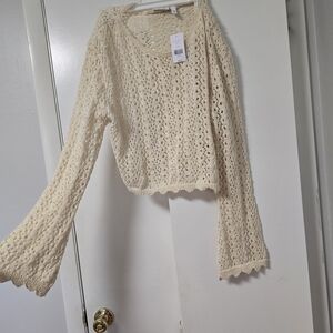 Buckle Large Cropped Crochet Bell Sleeve Top